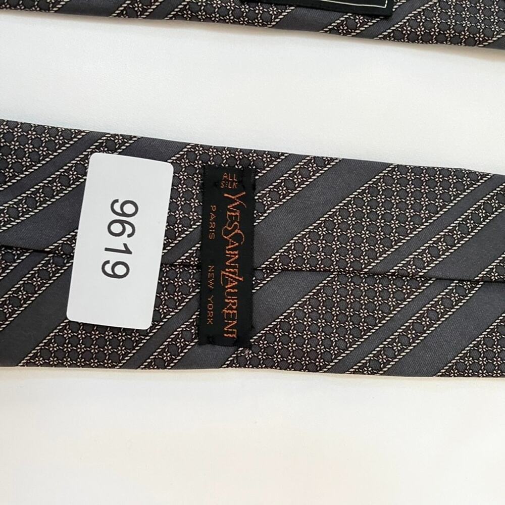 Yves Saint Laurent Mens Silk Neck Tie 54" Gray Geometric Print Wide Grey Stripes - Picture 9 of 9
